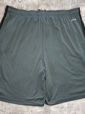 Russell Men’s Gray & Black Athletic Shorts (1210)